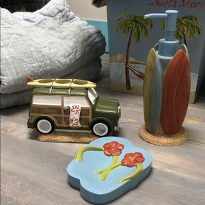 Set of 2: soap dish & liquid soap dispenser